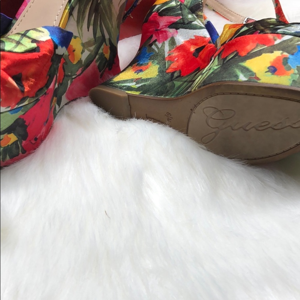GUESS wedge - Picture 3 of 3